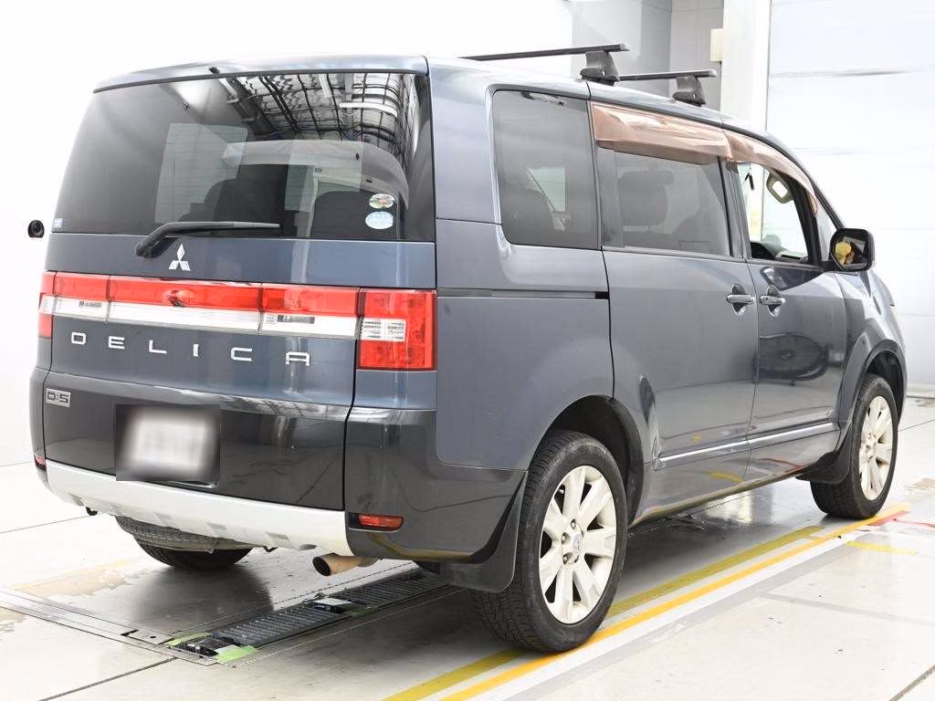 MITSUBISHI DELICA D:5