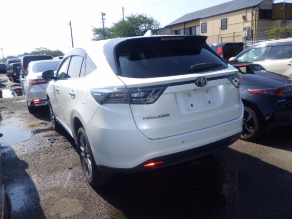 TOYOTA HARRIER