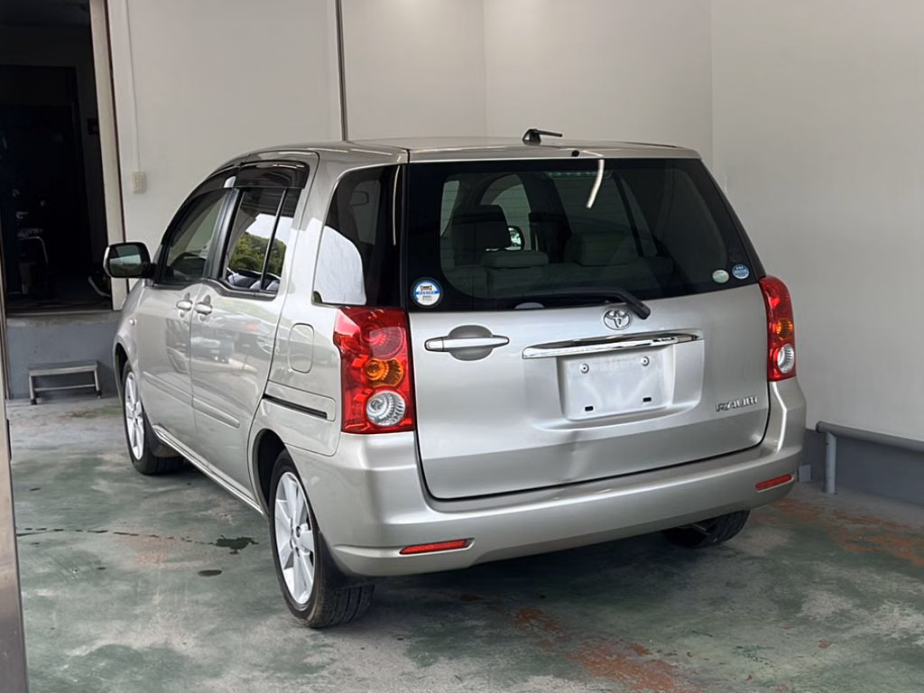 TOYOTA RAUM