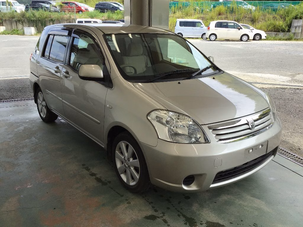 TOYOTA RAUM