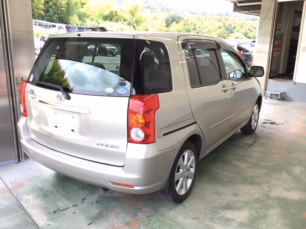 TOYOTA RAUM