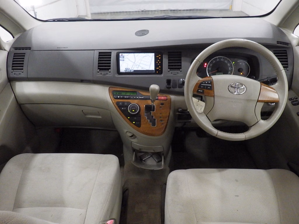 TOYOTA ISIS