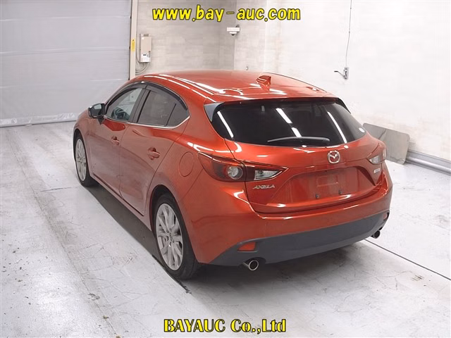 MAZDA AXELA