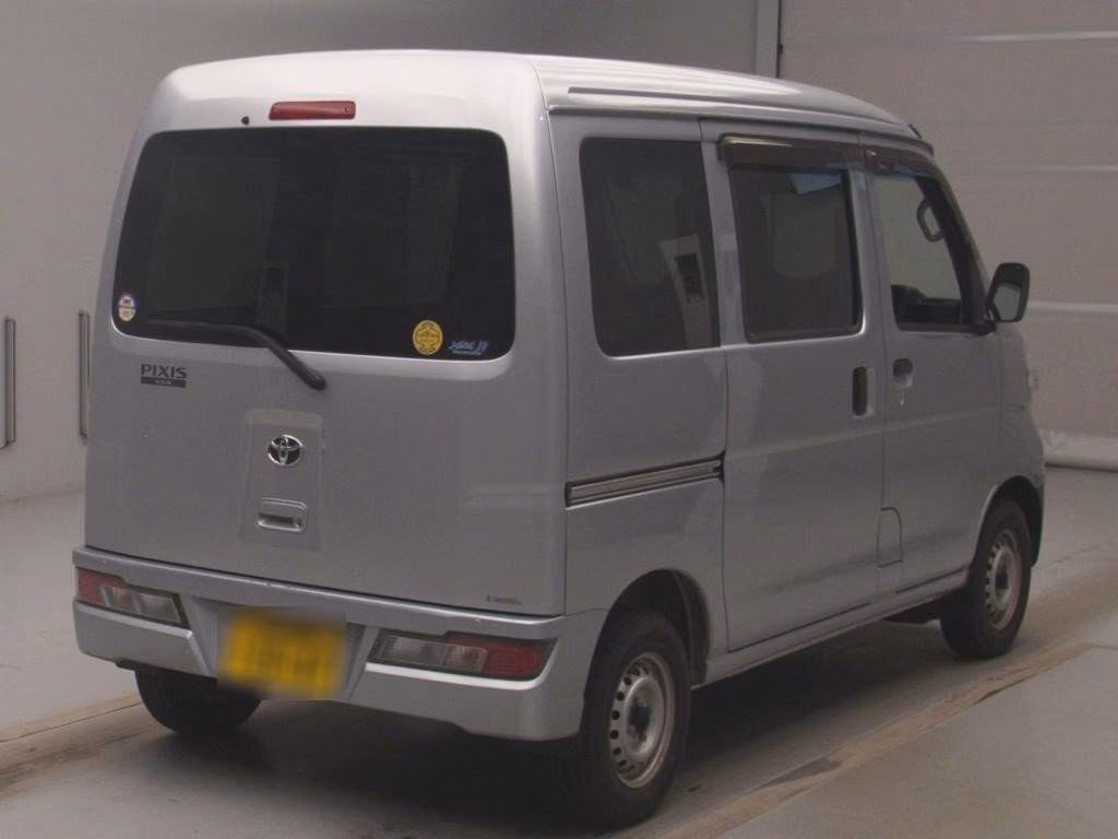 TOYOTA PIXIS VAN