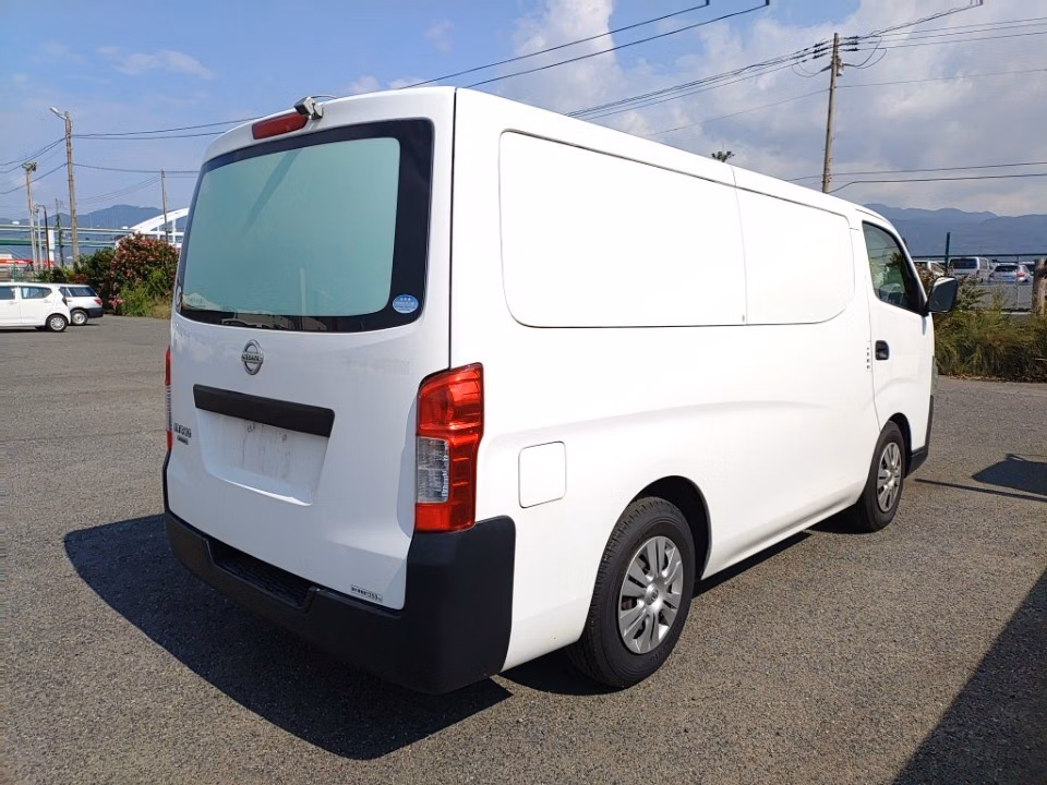 NISSAN NV350 CARAVAN