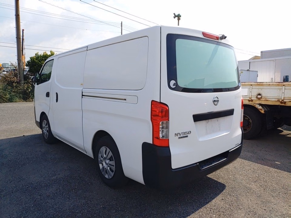 NISSAN NV350 CARAVAN