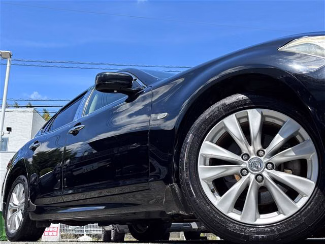 NISSAN FUGA