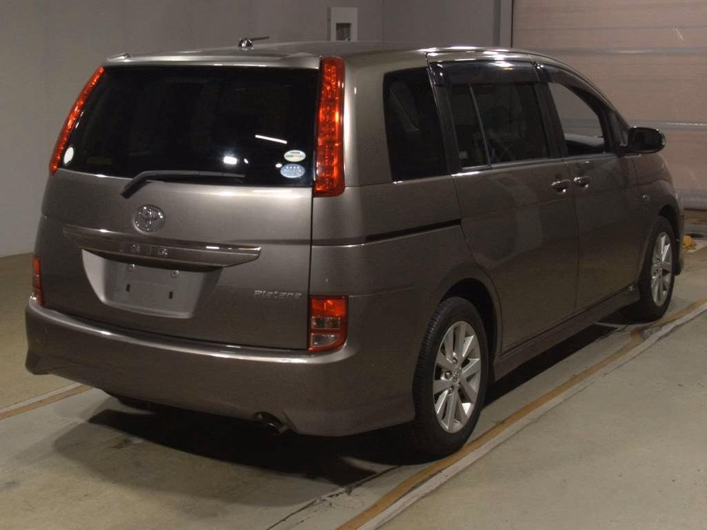 TOYOTA ISIS