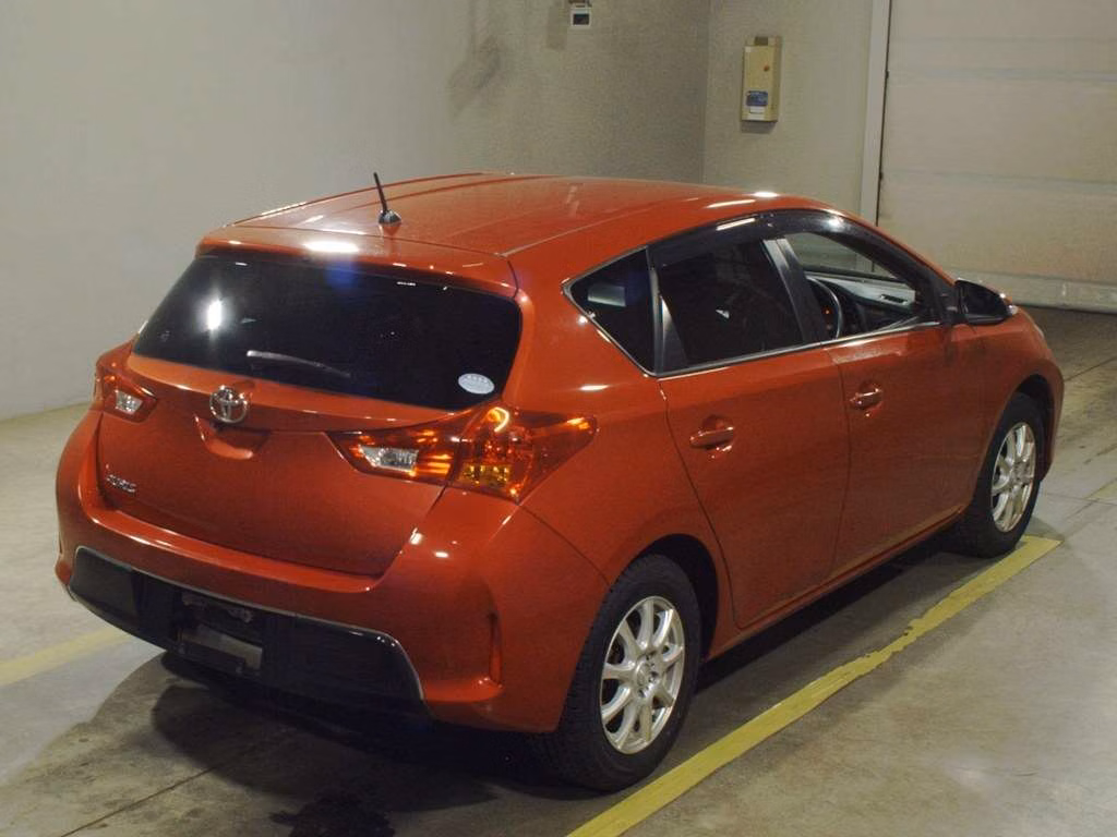 TOYOTA AURIS