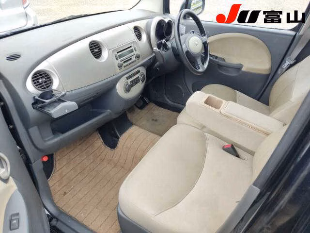 DAIHATSU MOVE LATTE