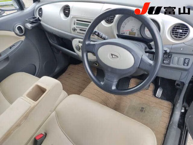 DAIHATSU MOVE LATTE