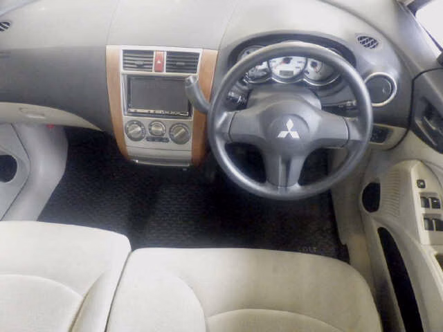 MITSUBISHI COLT