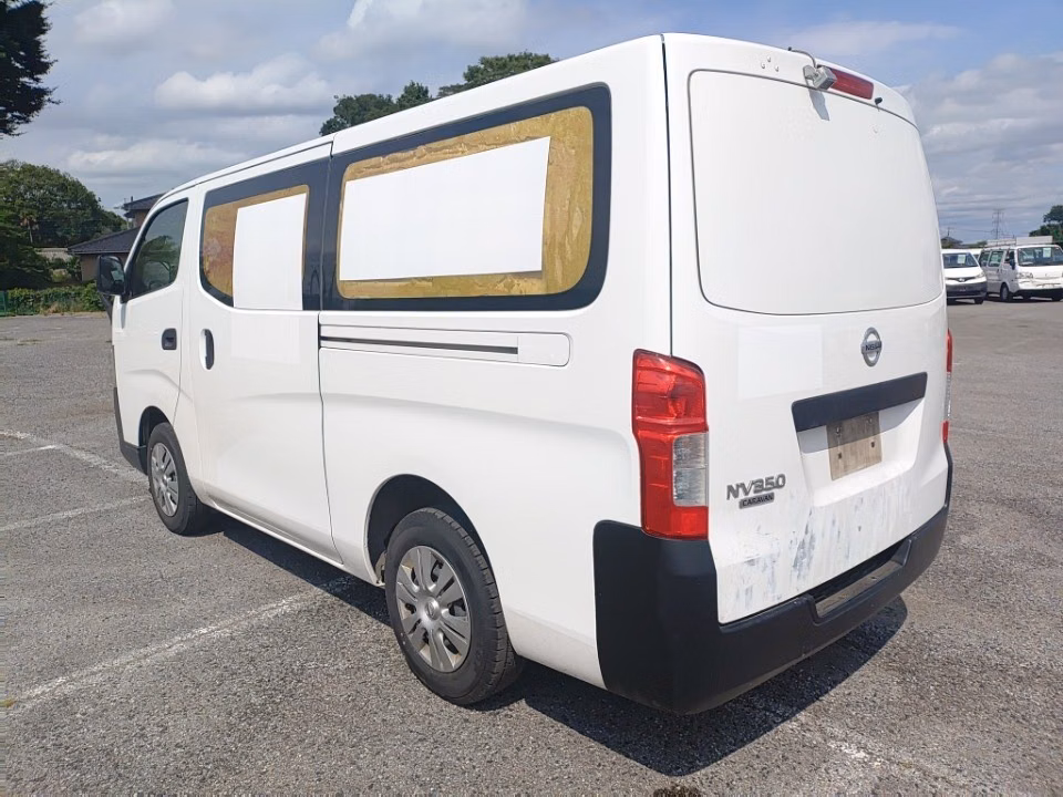 NISSAN NV350 CARAVAN