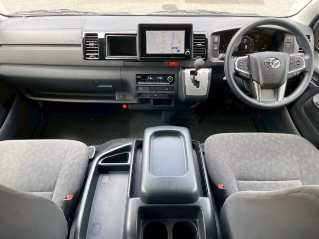 TOYOTA HIACE