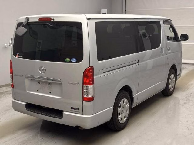 TOYOTA REGIUS ACE
