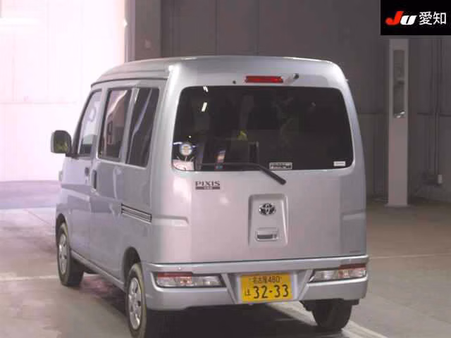 TOYOTA PIXIS VAN