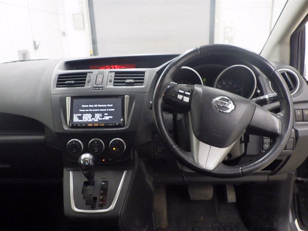 NISSAN LAFESTA