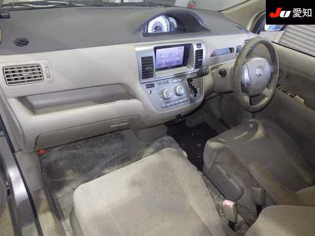 TOYOTA RAUM