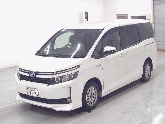 TOYOTA VOXY