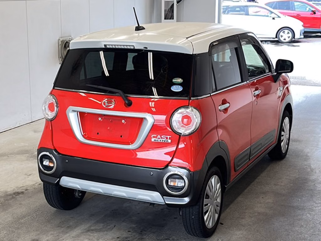 DAIHATSU CAST
