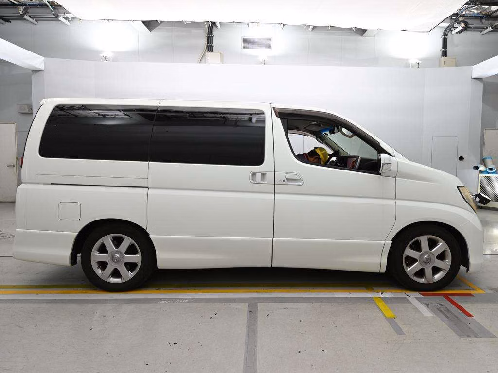 NISSAN ELGRAND