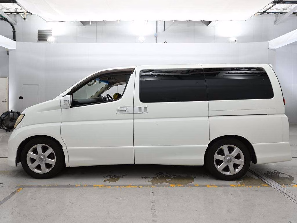 NISSAN ELGRAND