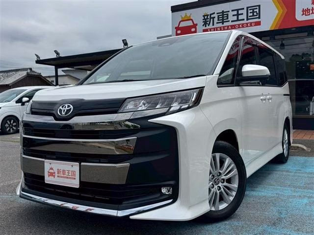 TOYOTA NOAH