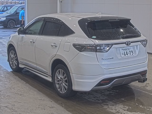TOYOTA HARRIER
