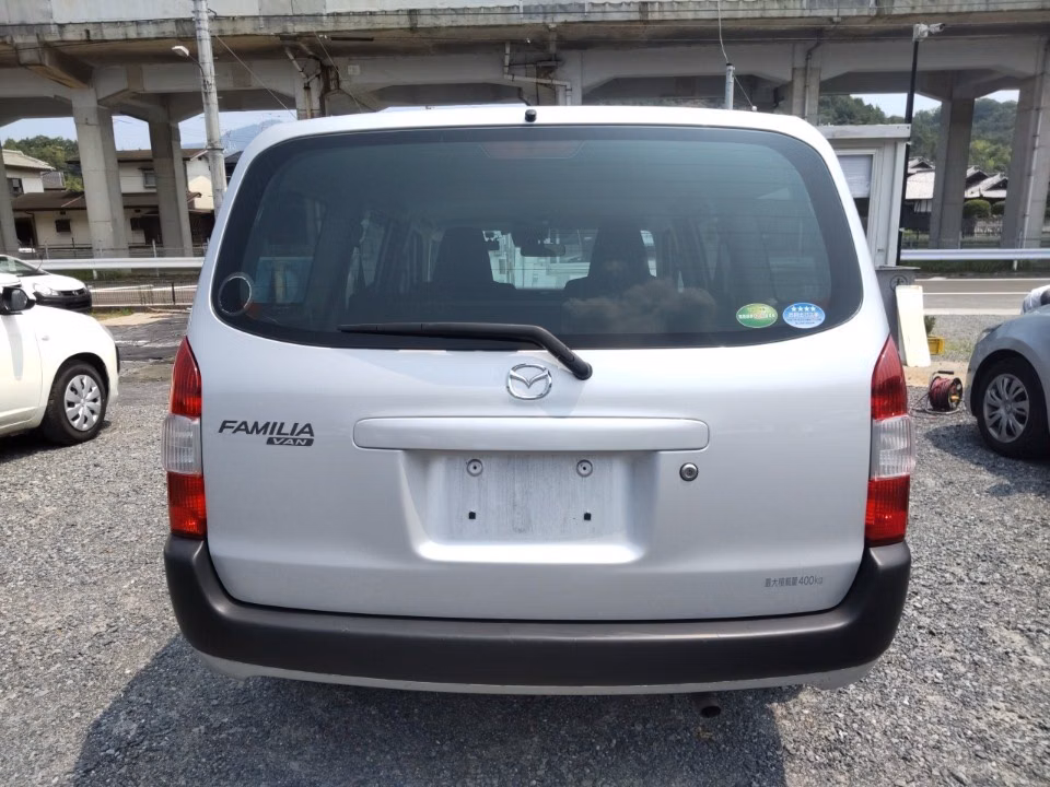 MAZDA FAMILIA