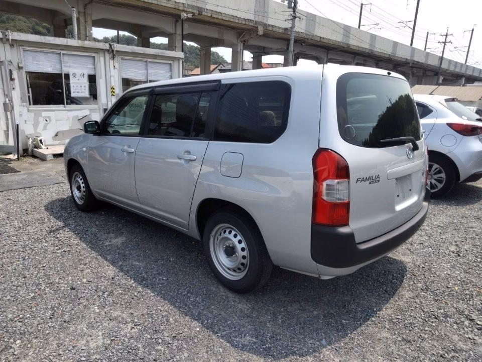 MAZDA FAMILIA