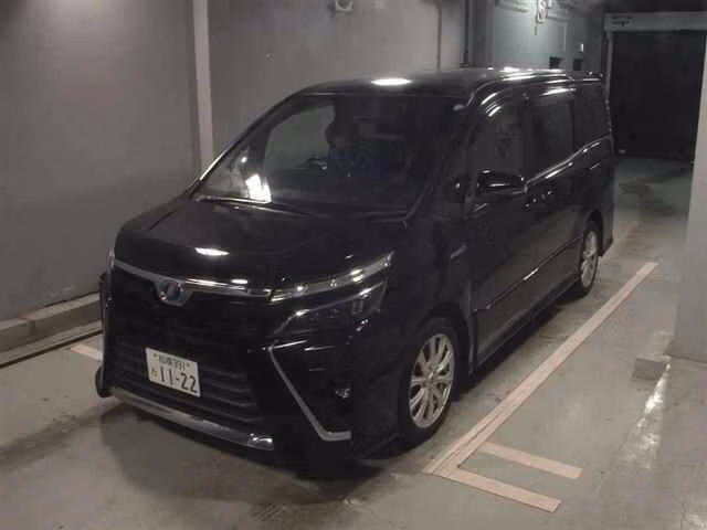 TOYOTA VOXY
