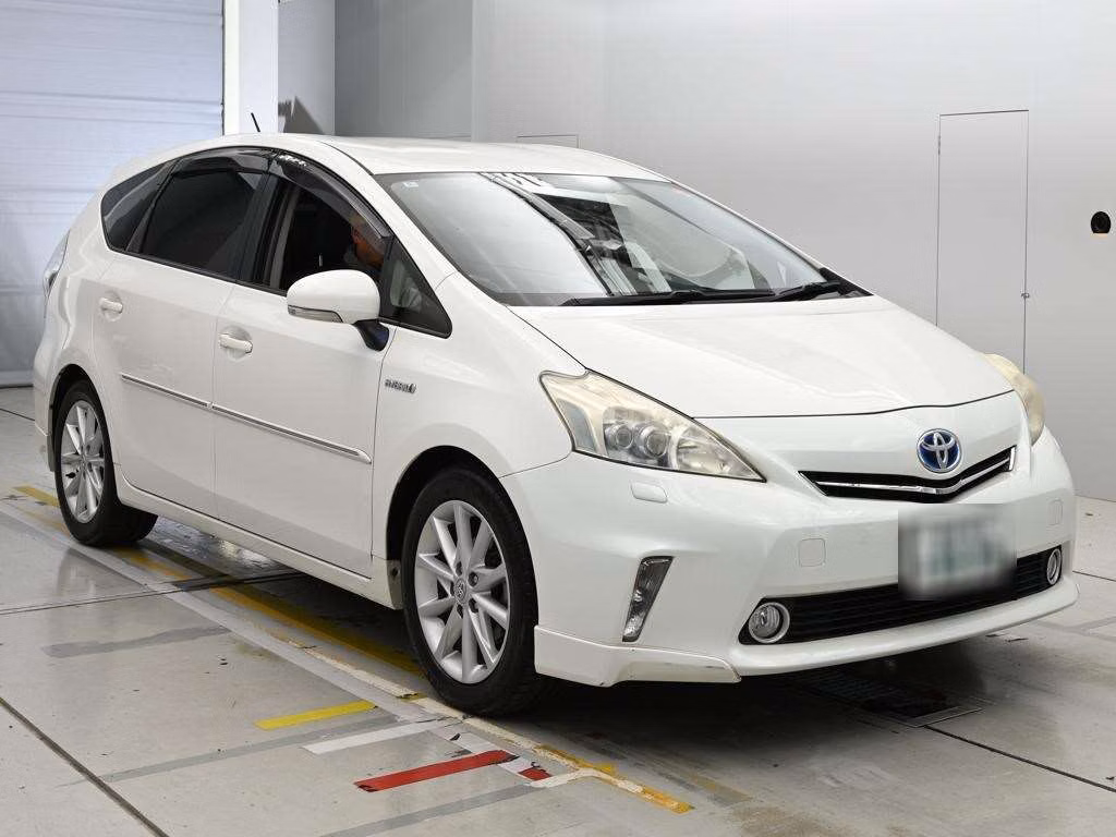 TOYOTA PRIUS ALPHA