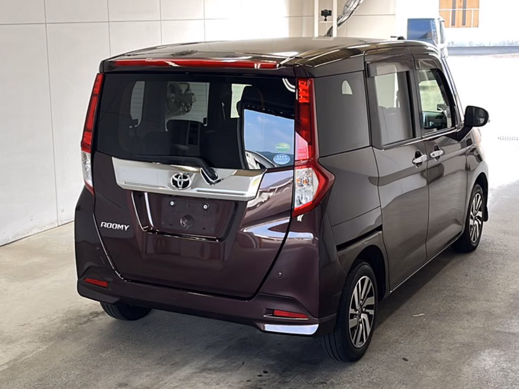 TOYOTA ROOMY