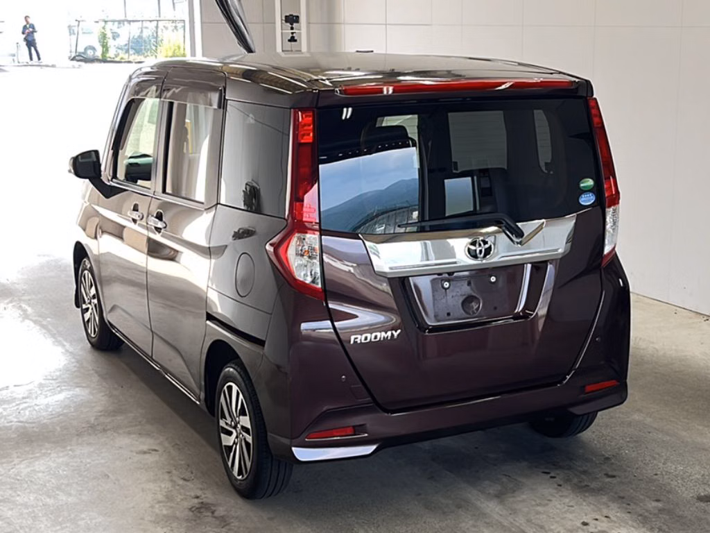 TOYOTA ROOMY