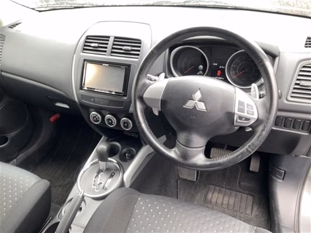 MITSUBISHI RVR