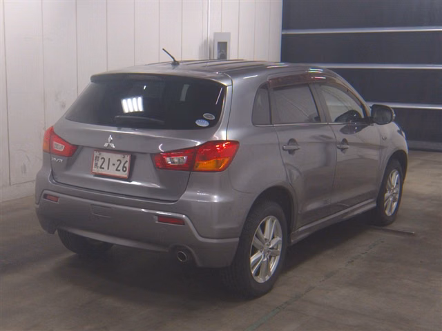 MITSUBISHI RVR