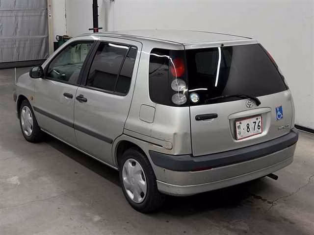 TOYOTA RAUM