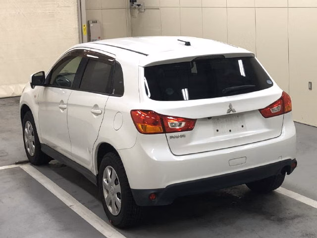 MITSUBISHI RVR