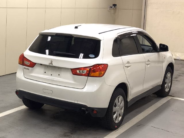 MITSUBISHI RVR