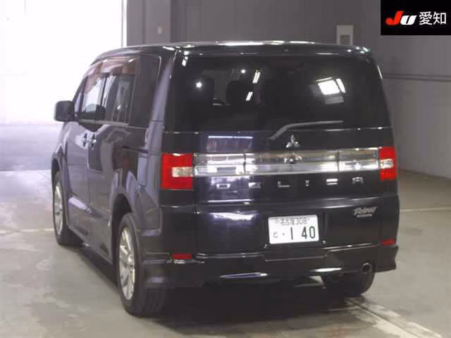 MITSUBISHI DELICA D:5