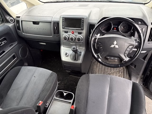 MITSUBISHI DELICA D:5