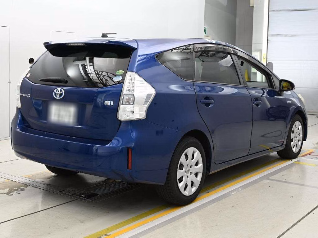 TOYOTA PRIUS ALPHA