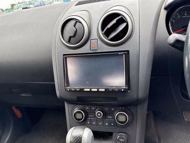 NISSAN DUALIS