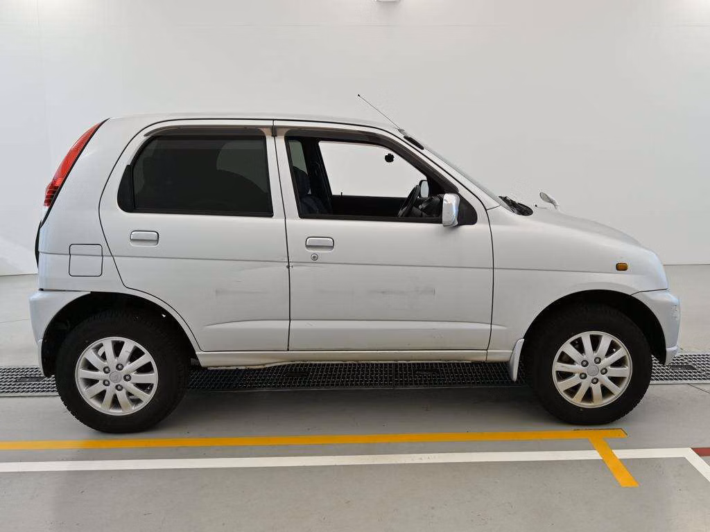 DAIHATSU TERIOS KID