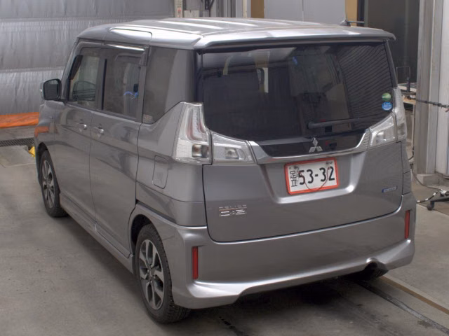 MITSUBISHI DELICA D:2