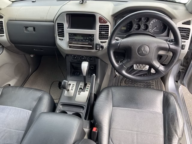 MITSUBISHI PAJERO