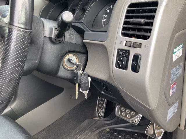 MITSUBISHI PAJERO