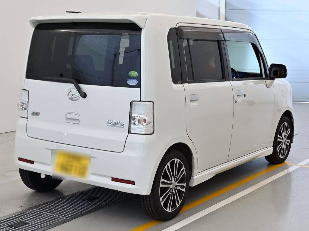 DAIHATSU MOVE CONTE