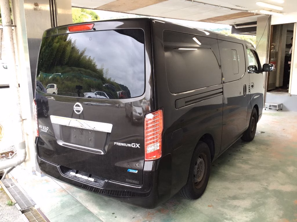 NISSAN NV350 CARAVAN