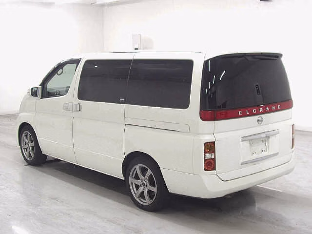 NISSAN ELGRAND